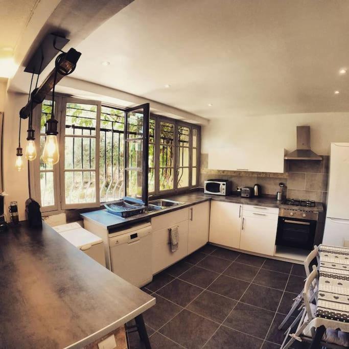 Charmant Rez De Villa Climatise Renove, 90M2 Avec Parking Кассі Екстер'єр фото