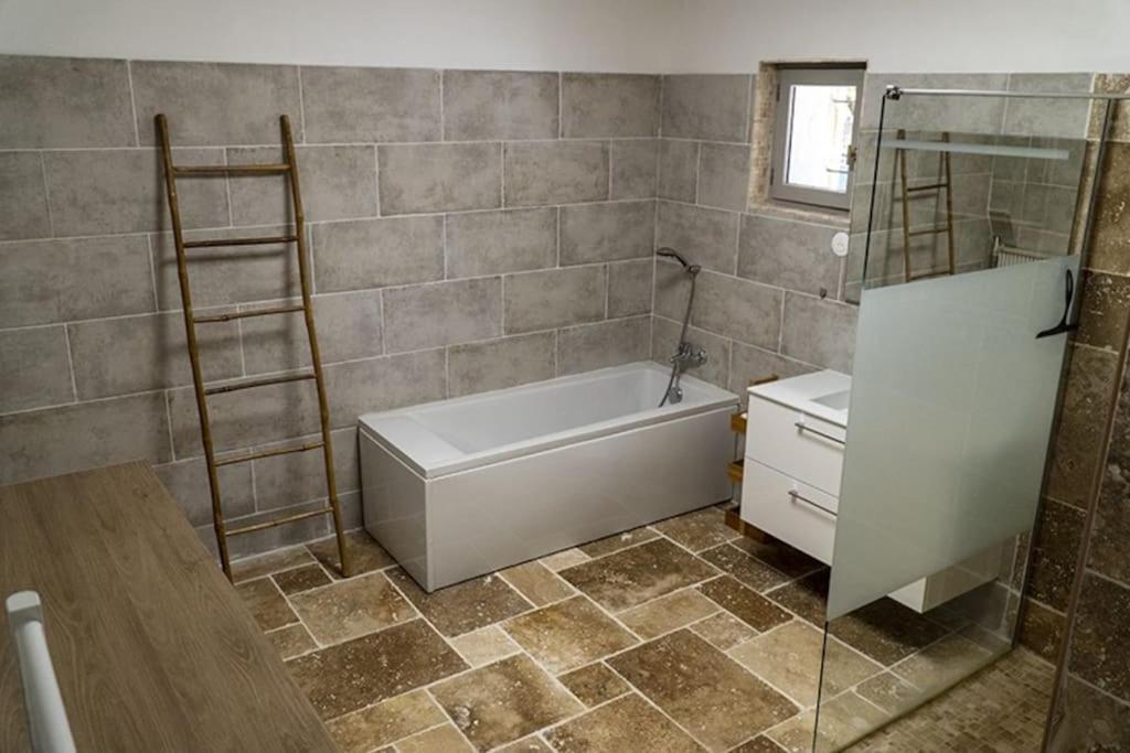 Charmant Rez De Villa Climatise Renove, 90M2 Avec Parking Кассі Екстер'єр фото