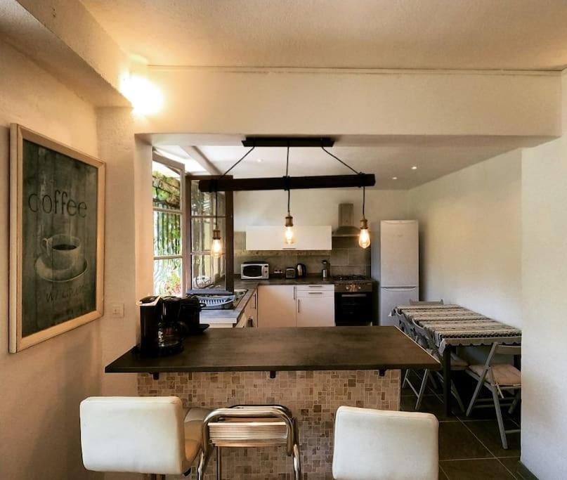 Charmant Rez De Villa Climatise Renove, 90M2 Avec Parking Кассі Екстер'єр фото